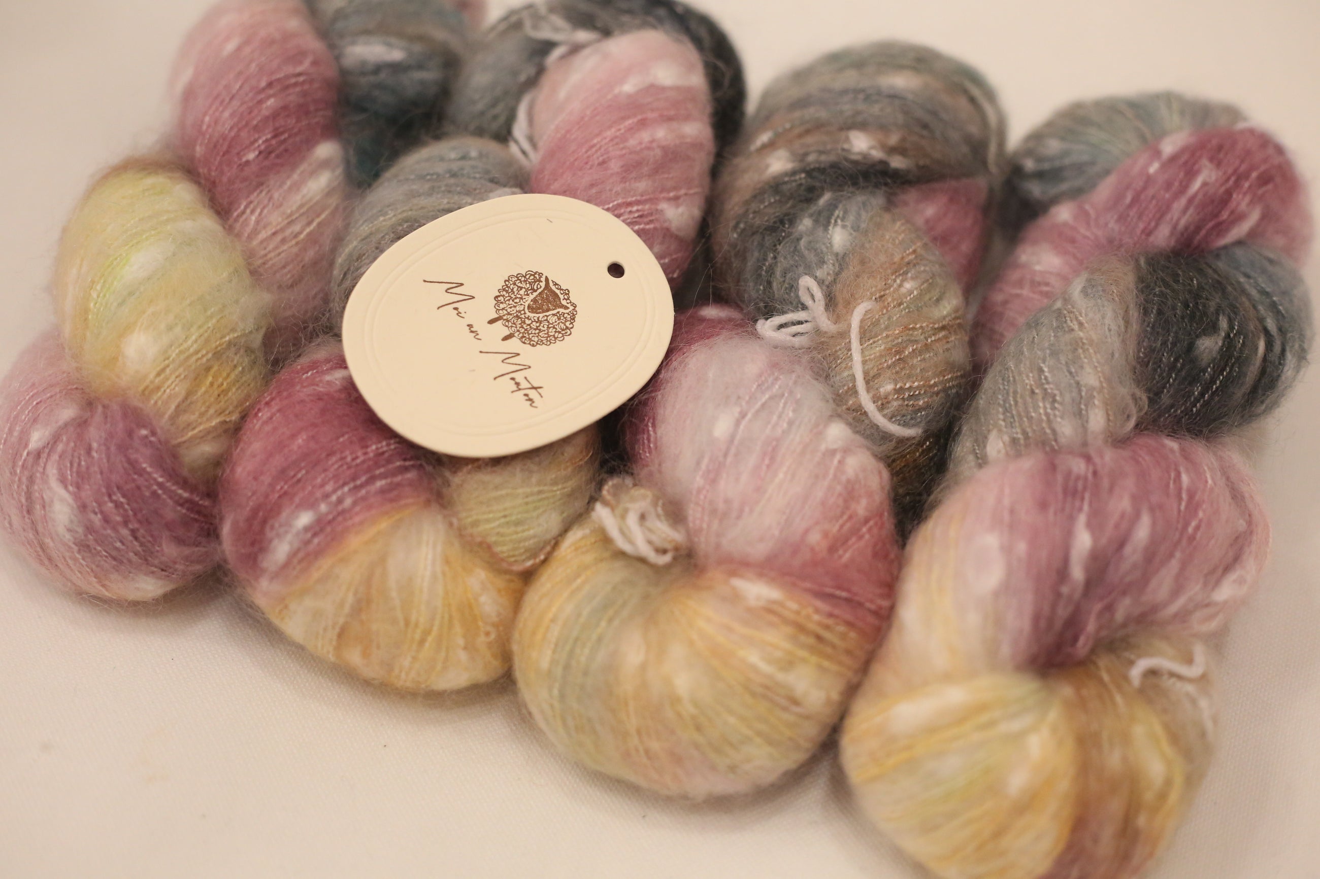 Poka Dota | Rosetta Wood